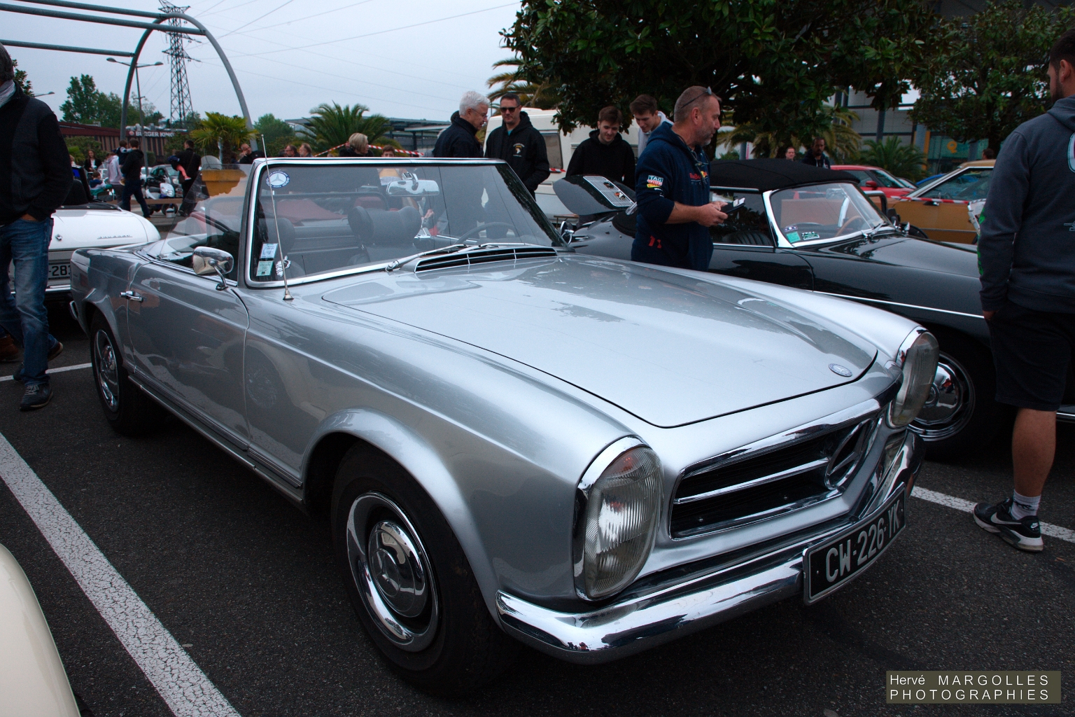 Mercedes 230 SL-01.jpg